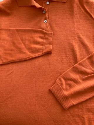 Jersey Viriato, cuello tipo polo, color naranja