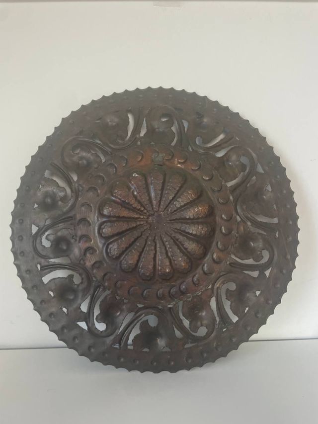 Piatto decorativo metallo battuto