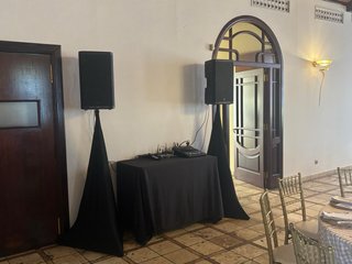 Se alquila equipo de sonido/iluminacion.