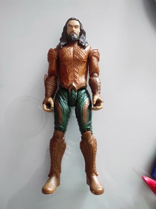 Muñecos 30 cm Marvel y DC