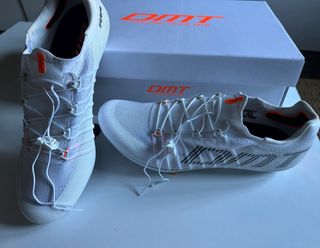 Zapatillas Ciclismo DMT Pogi 2025 Blancas