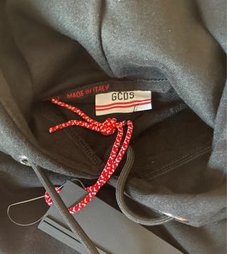 Felpa GCDS con cappuccio nera e rossa
