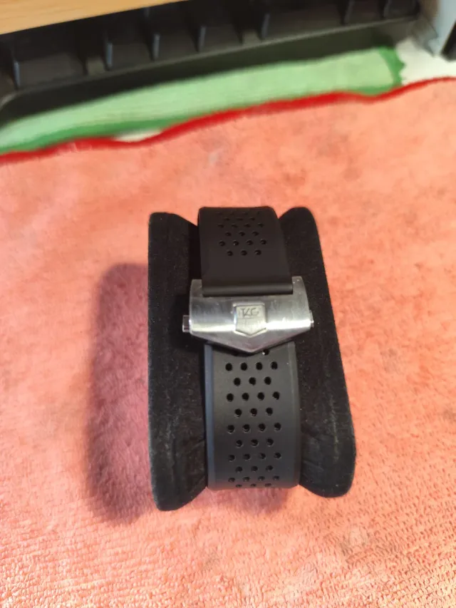 TAG Heuer Carrera Cronógrafo Negro es CUARZO