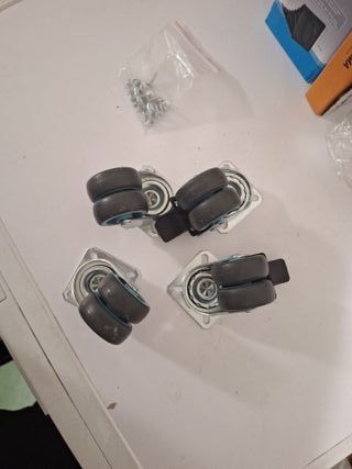 4 Ruedas Giratorias con Freno