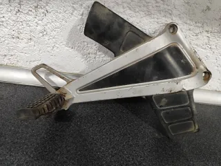 Estribera derecha Kawasaki KLE400