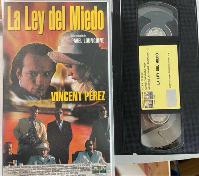 Lotto n. 187 con 10 film VHS misti