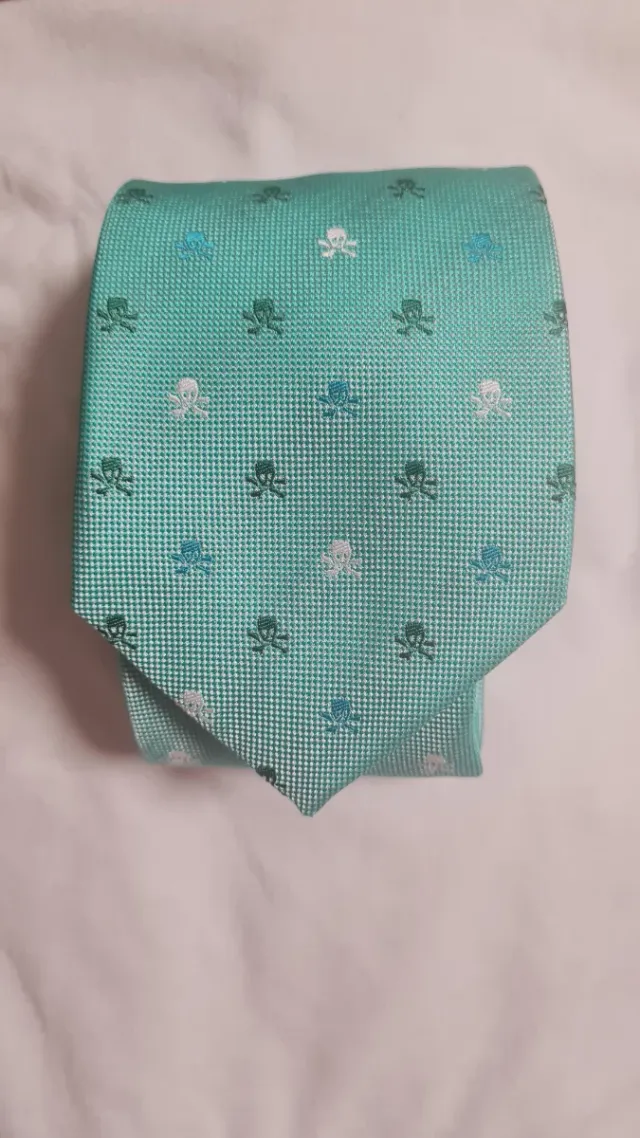 Corbata y pañuelo Teal con Calaveras