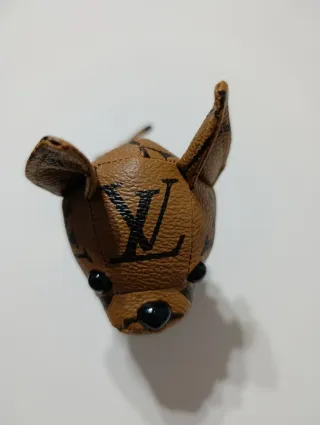 Llavero perro bulldog francés Louis Vuitton 