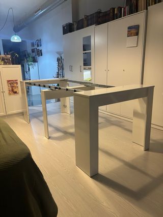 Mesa de comedor blanca de madera