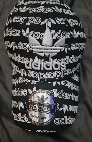 Gorra Adidas Original Negra y Blanca
