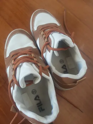 Scarpe Fila marroni e bianche da donna