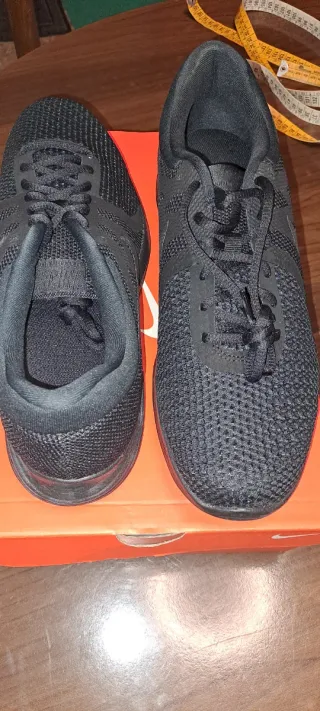 Scarpe Nike Revolution 4 EU 45.5 Nere