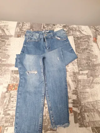 Pantalones vaqueros pitillo Bershka azules