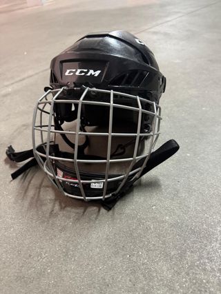 Casco Hockey CCM Talla S con Rejilla