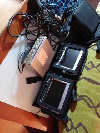2 Pantallas DVD Lenco + Monitor y Cables