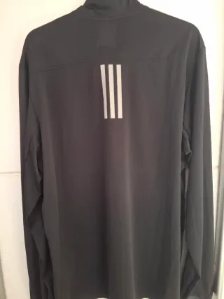 Camisa deportiva Adidas negra