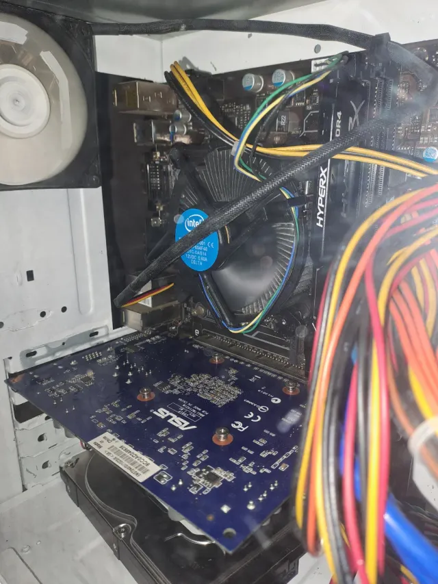 PC Sobremesa i5 Micro ATX Blanco