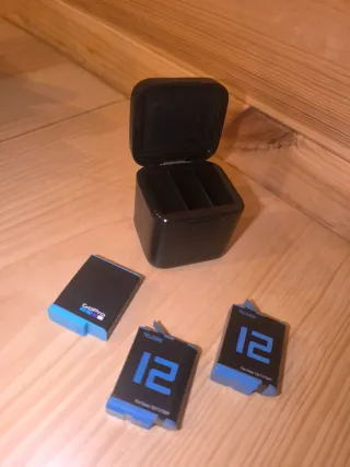 Cargador y 3 Baterías GoPro 10, 11 y 12