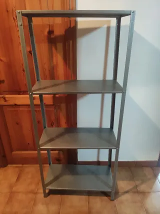 Estantería metálica gris  medidas 140x60x27