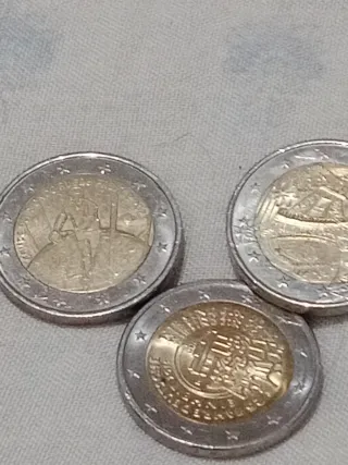 Tres monedas de colección