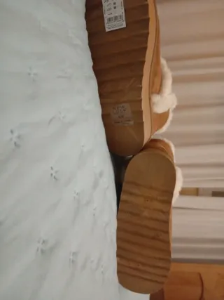 Botas de mujer beige y marrón 