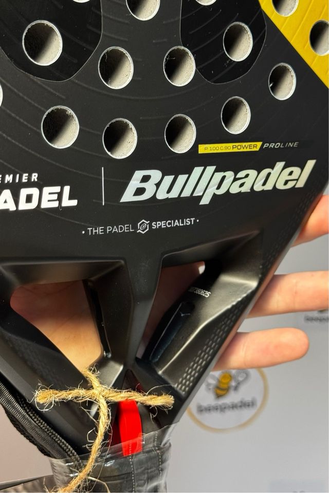 Bullpadel Hack 04 Premier Padel 2025