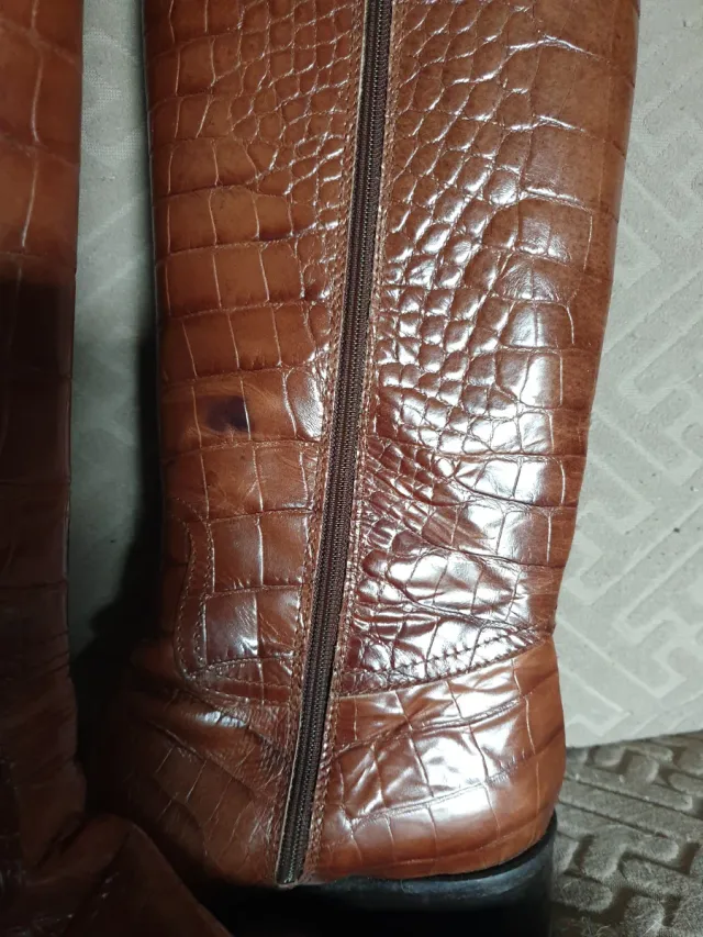 Stivali donna pelle effetto coccodrillo vintage