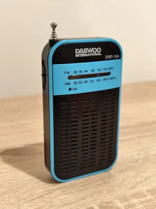 Radio Portátil Daewoo DRP-104 FM/AM