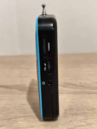 Radio Portátil Daewoo DRP-104 FM/AM