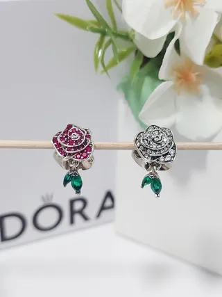 Charm Pandora Rosa con Circonitas Rojas