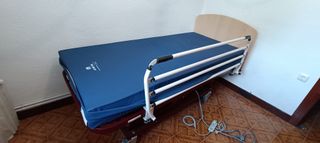 Cama articulada con carro elevador