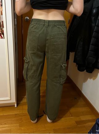 Pantalones cargo Pull&Bear verdes