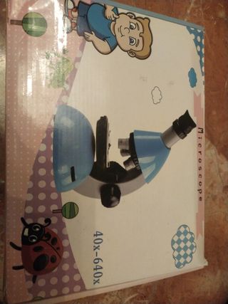 Microscopio de juguete azul