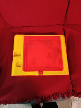 Pizarra infantil con letras magnéticas