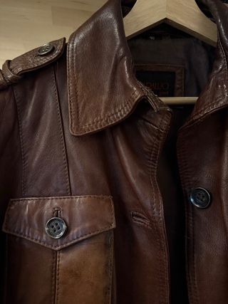 Cazadora de piel marrón