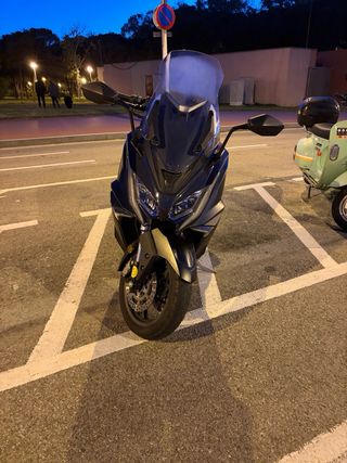 Kymco AK550 ABS de últimos del 2020 con 16.000 kms