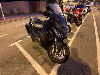 Kymco AK550 ABS de últimos del 2020 con 16.000 kms