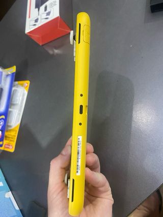 Nintendo Switch Lite Amarillo
