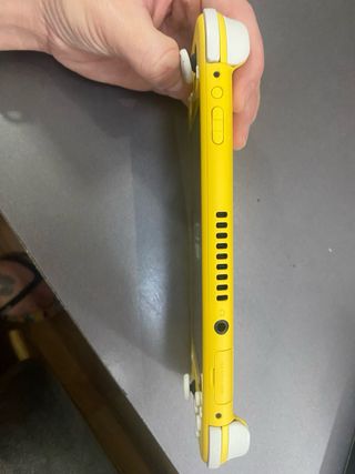 Nintendo Switch Lite Amarillo