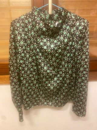 Blusa Zara lunares negra y verde talla M