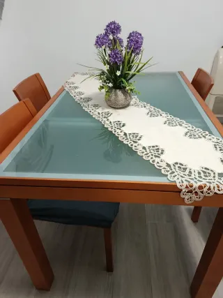 Mesa extensible y 6 sillas