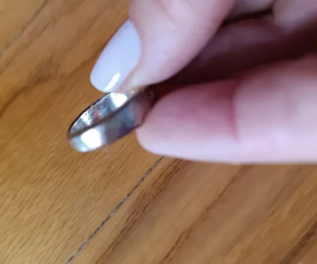 Sortija y pendientes plateados