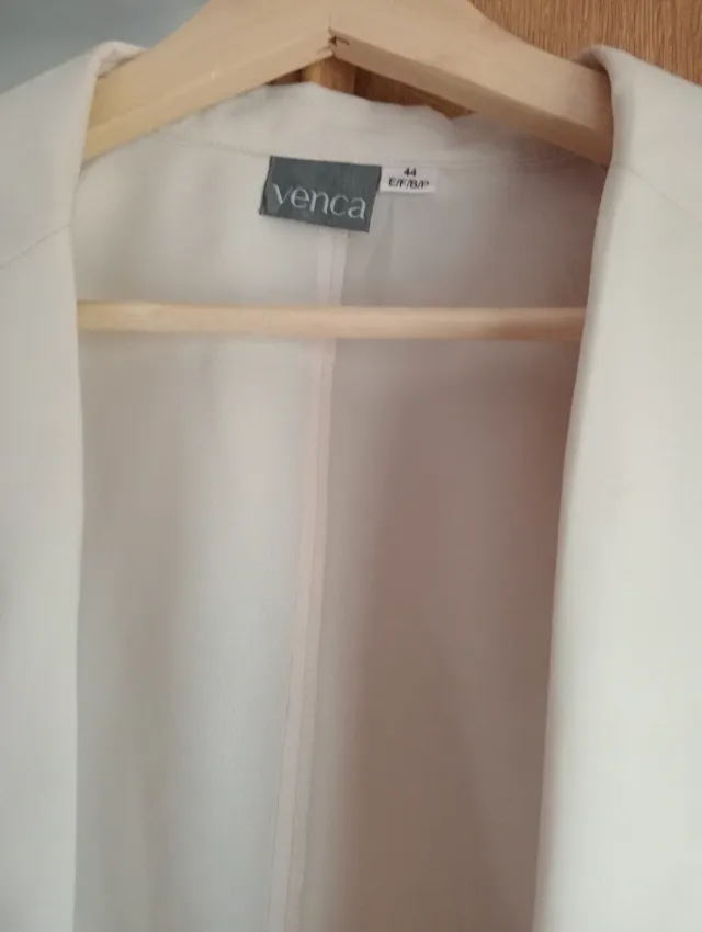 Blazer beige elegante