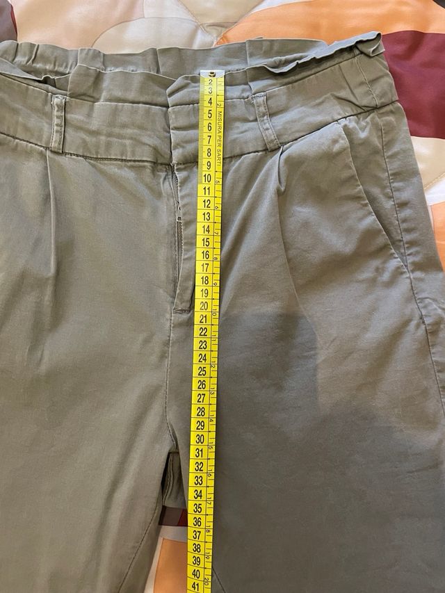 Pantaloni beige in tessuto (misure nelle foto)