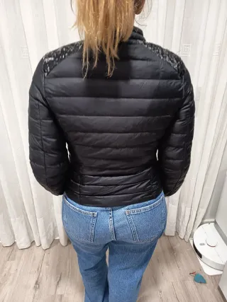 Plumífero Jott negro talla S
