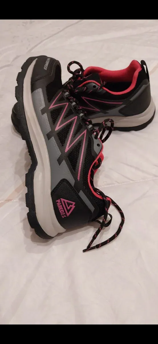 Zapatilla Paredes Mujer Negra y Rosa