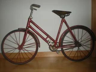 Bicicleta infantil antigua "Campeón"