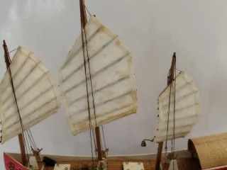 Lotto di due modellini di navi: Bluenose e Red Dragon