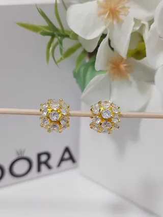 Charm Pandora Dorado y Blanco