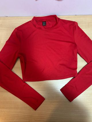Top manga larga SHEIN rojo talla XS